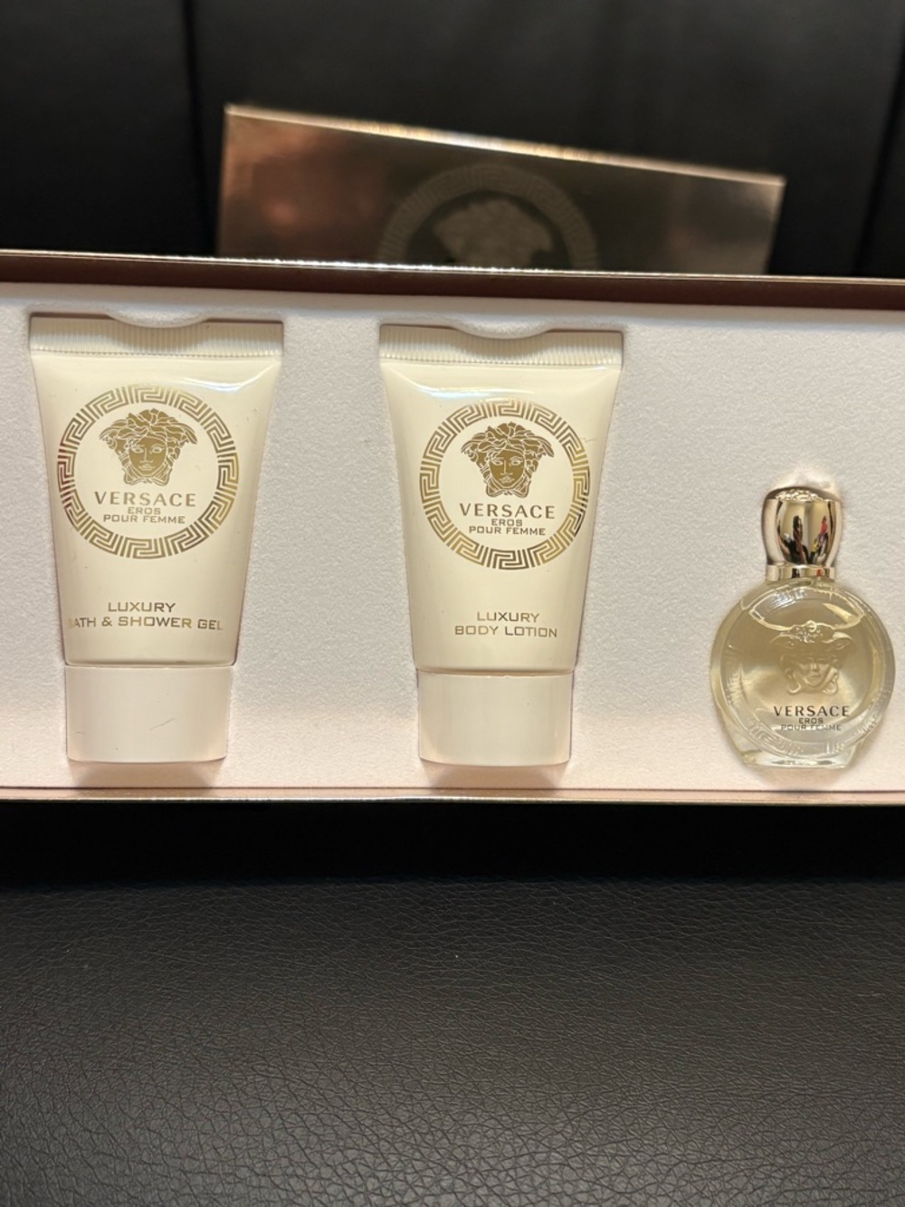 Versace Pour Femme Cream & Gold Bath & Body Gift Set